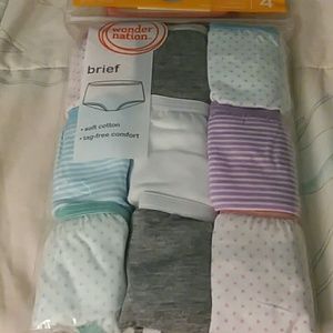 Girls sz 4 9 pack underwear